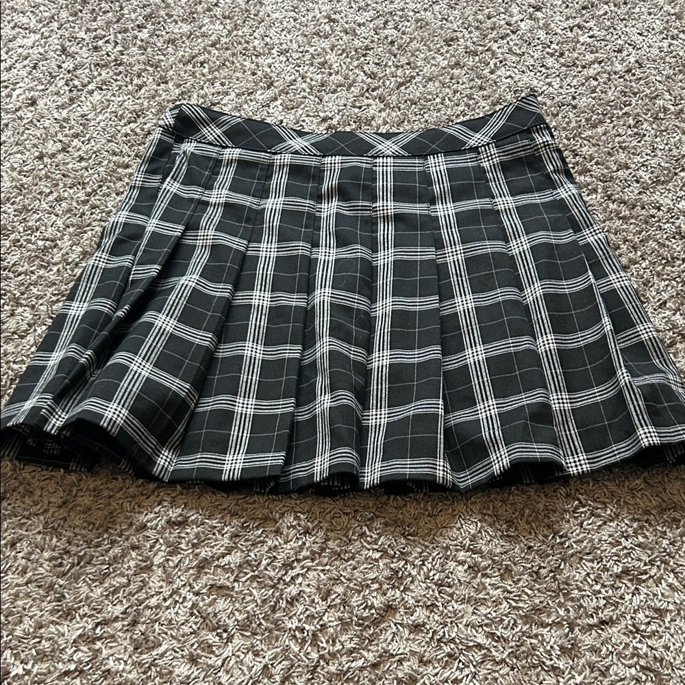 H&M Divided Plaid Pleated Skirt